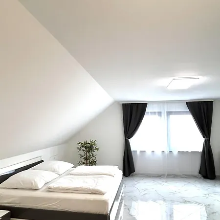 Play-luxx, Zirndorf Nuernberg Lejlighed *